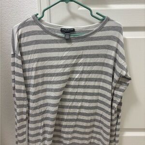 A Pea in the Pod Gray and White Maternity Top